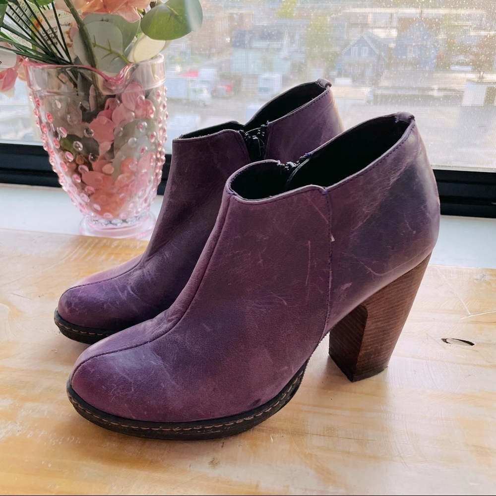 💜 ANTHROPOLOGIE Purple Heeled Booties